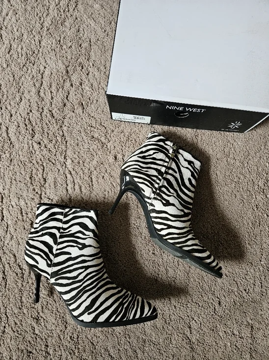 NWT ☆ Nine West Ankle Boots/Shoes, Size 6.5, Brand NEW! - Picture 2 of 5